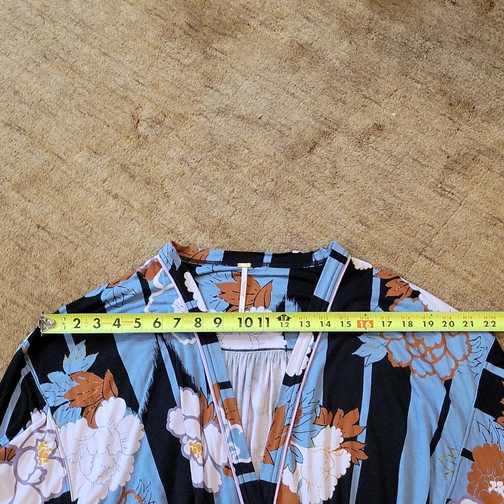 FREE PEOPLE Boho That's a Wrap Floral Blouse - Picture 6 of 9